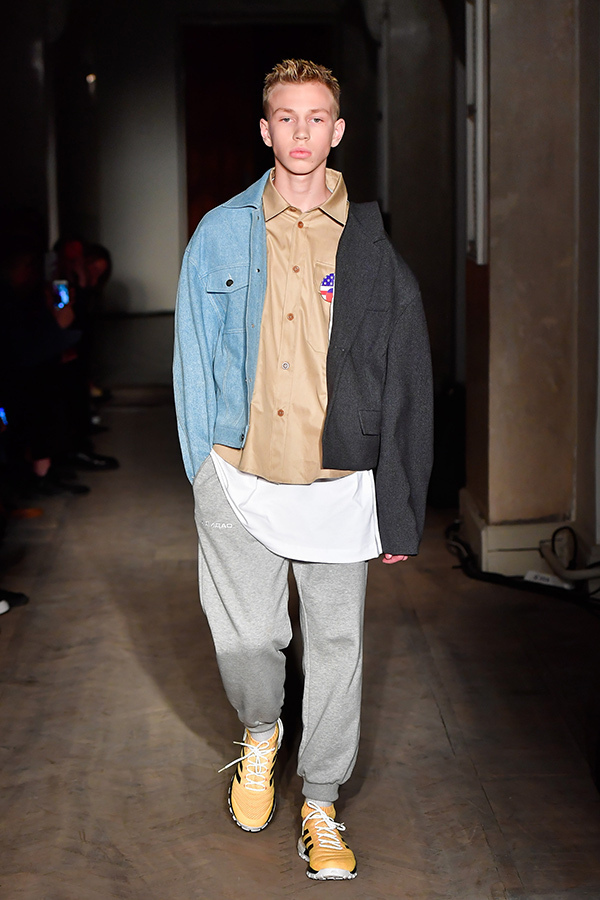 ゴーシャ ラブチンスキー(Gosha Rubchinskiy) 2018年春夏メンズコレクション  - 写真23