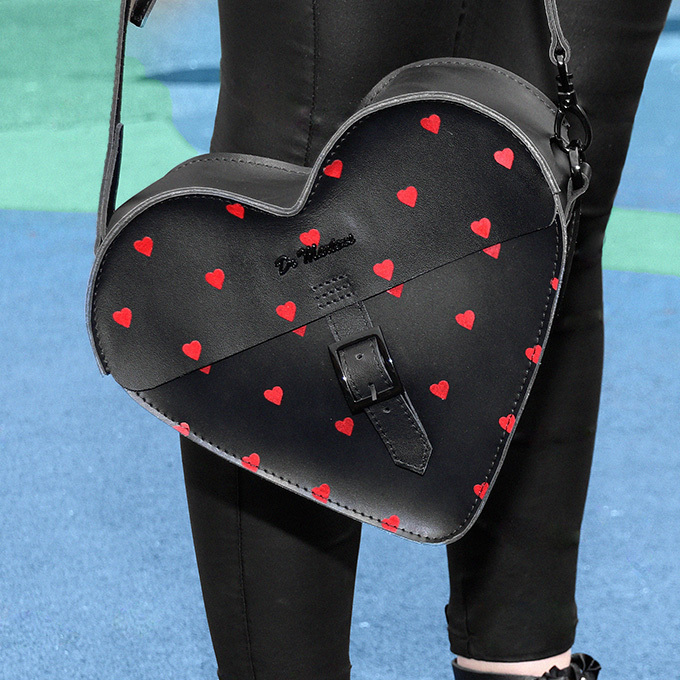 HEART SATCHEL LO 28,000円