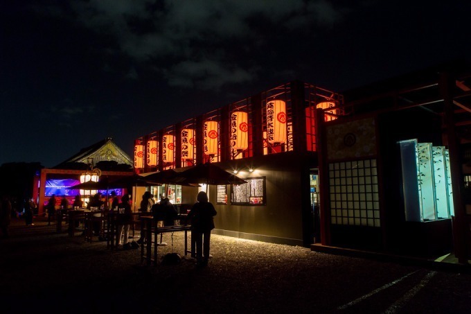 アートアクアリウム城～京都・金魚の舞～二条城にて、花魁モチーフの絢爛なアートを地酒片手に城の庭で｜写真44