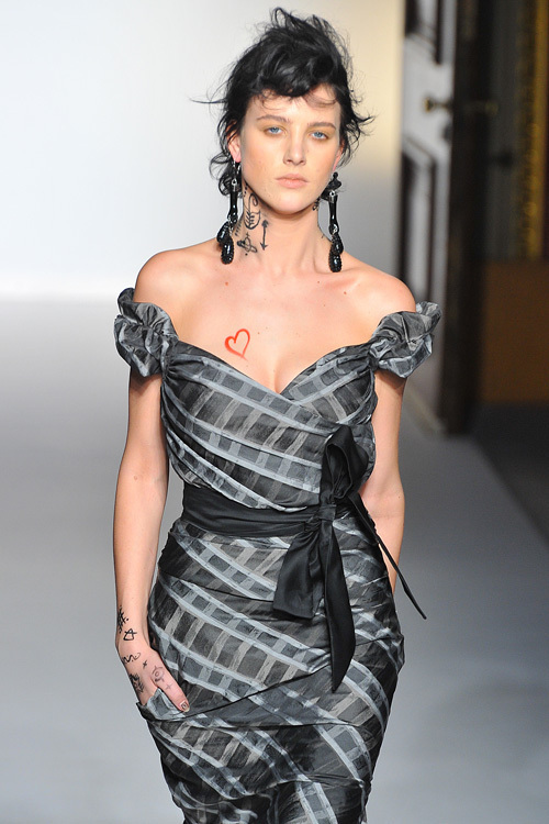 ヴィヴィアン・ウエストウッド レッドレーベル(Vivienne Westwood RED LABEL) 2012-13年秋冬 ウィメンズコレクション  - 写真66