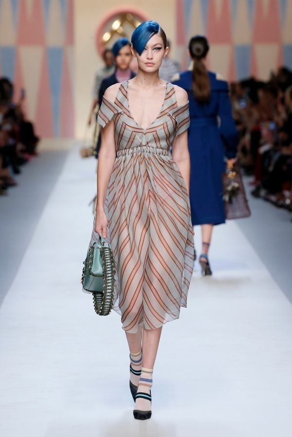 フェンディ(FENDI) 2018年春夏ウィメンズコレクション  - 写真44