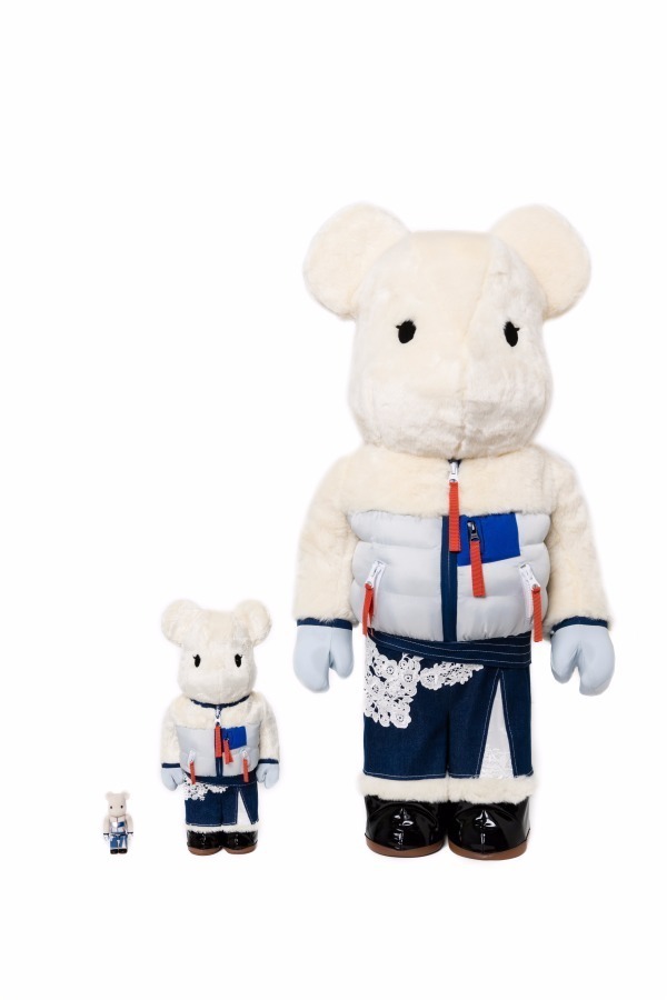 右から) ベアブリック© 2017 MEDICOM TOY   BE@RBRICK 100% & 400% 15,000円、BE@RBRICK 1000% 48,000円