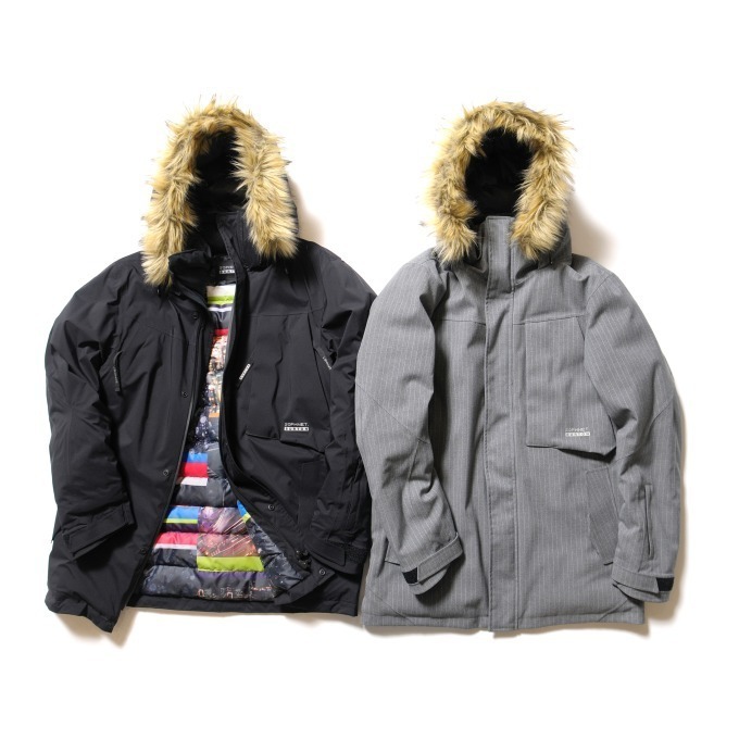 2.5 LAYER FUR DOWN PARKA ブラック 95,000円＋税、グレイ 105,000円＋税