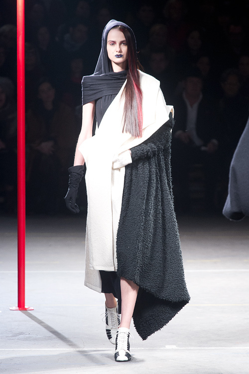 ヨウジヤマモト(Yohji Yamamoto) 2012-13年秋冬 ウィメンズコレクション  - 写真55