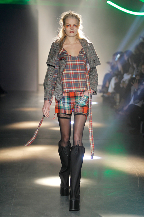 ヴィヴィアン・ウエストウッド(Vivienne Westwood) 2012-13年秋冬 ウィメンズコレクション  - 写真11