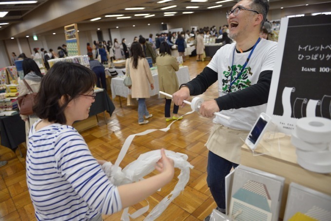 紙の祭典「紙博」京都で開催、文房具メーカー・イラストレーターのショップが集合｜写真4