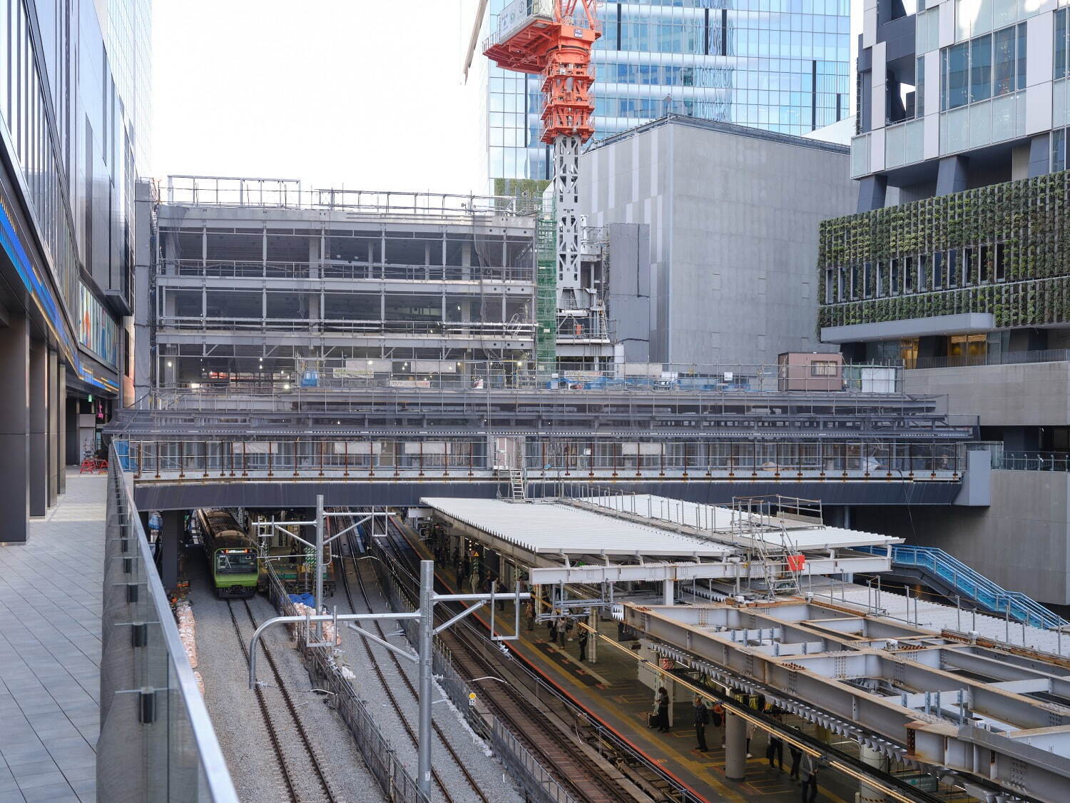 「渋谷サクラステージ」2つの高層ビルを擁す渋谷駅桜丘口の大規模再開発、歩行者デッキ・屋外広場を整備｜写真50