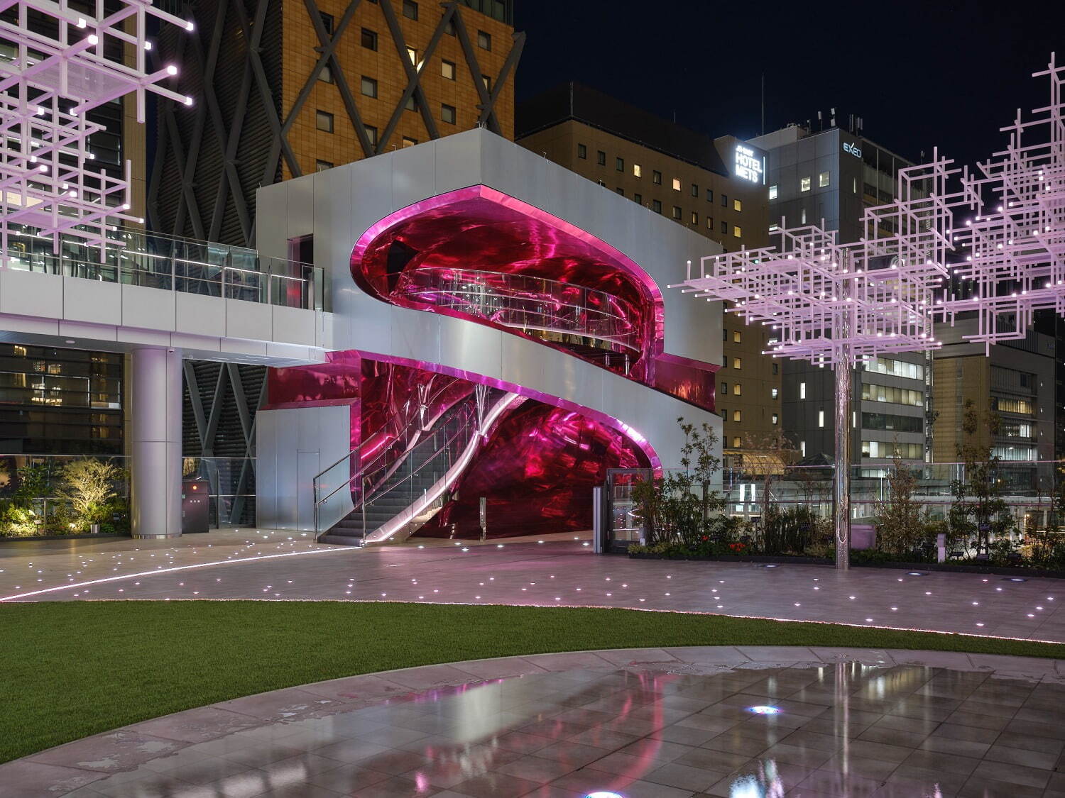 「渋谷サクラステージ」2つの高層ビルを擁す渋谷駅桜丘口の大規模再開発、歩行者デッキ・屋外広場を整備｜写真54