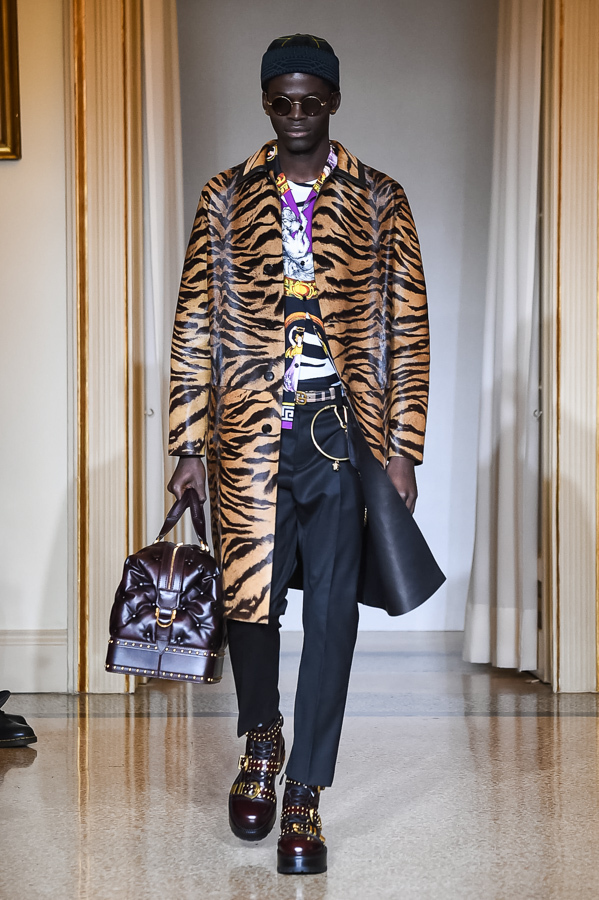 ヴェルサーチェ(VERSACE) 2018-19年秋冬メンズコレクション  - 写真31