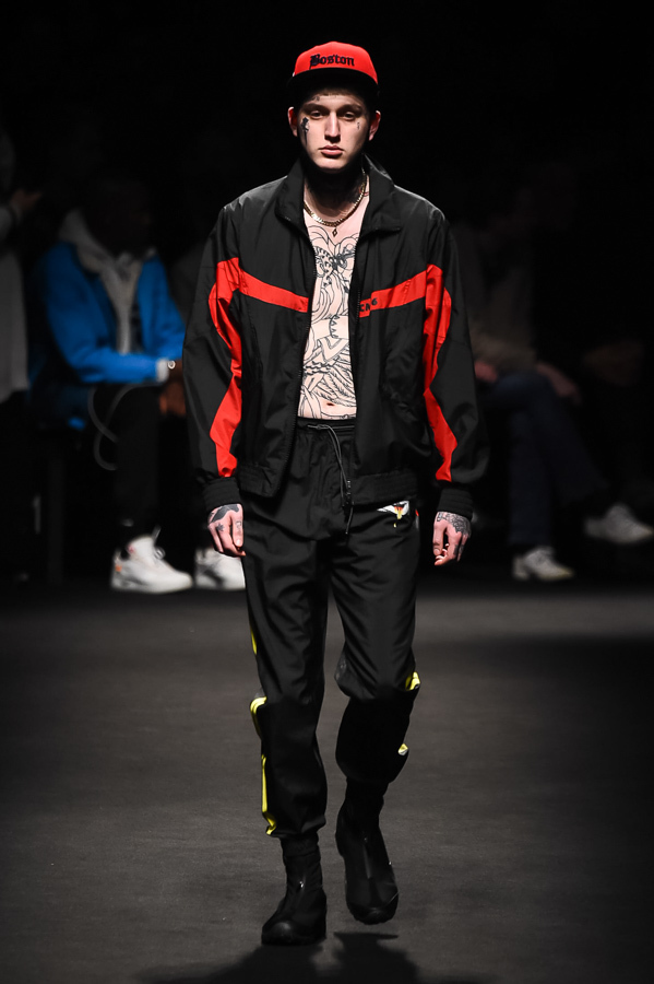 マルセロ・ブロン カウンティ・オブ・ミラン(MARCELO BURLON COUNTY OF MILAN) 2018-19年秋冬ウィメンズ&メンズコレクション  - 写真10