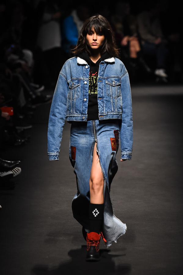 マルセロ・ブロン カウンティ・オブ・ミラン(MARCELO BURLON COUNTY OF MILAN) 2018-19年秋冬ウィメンズ&メンズコレクション  - 写真36