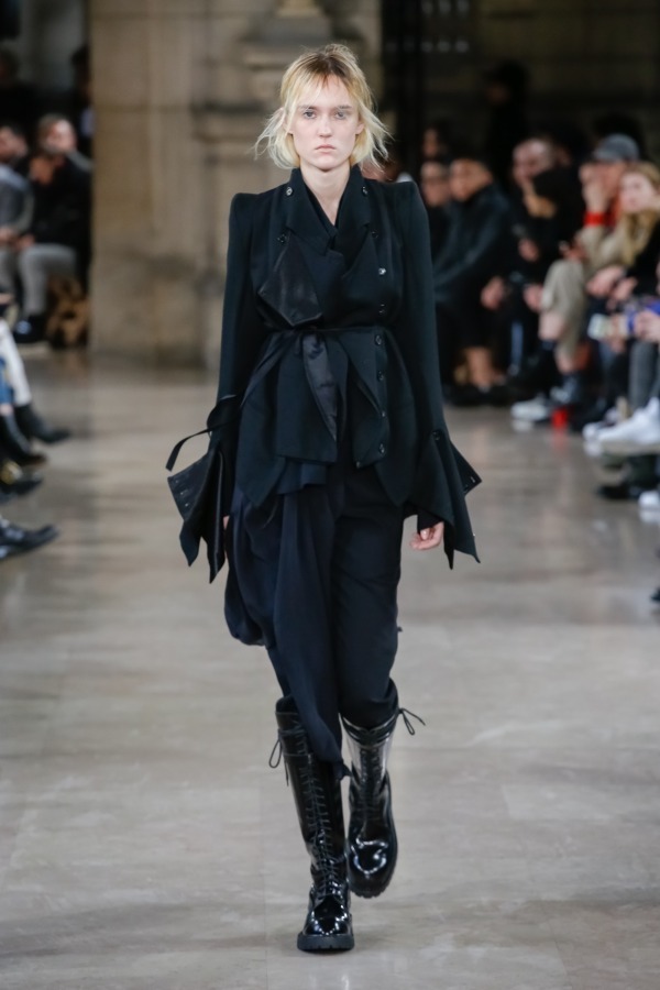 アン ドゥムルメステール(ANN DEMEULEMEESTER) 2018-19年秋冬メンズコレクション  - 写真11