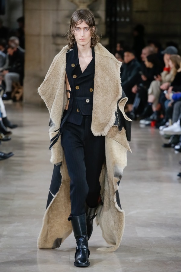 アン ドゥムルメステール(ANN DEMEULEMEESTER) 2018-19年秋冬メンズコレクション  - 写真13