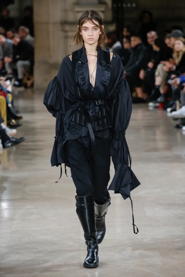 アン ドゥムルメステール(ANN DEMEULEMEESTER) 2018-19年秋冬メンズコレクション  - 写真37