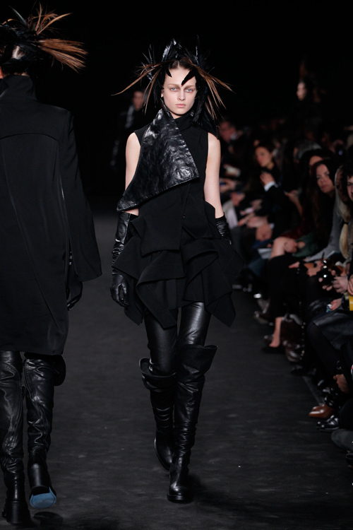 アン ドゥムルメステール(ANN DEMEULEMEESTER) 2012-13年秋冬 ウィメンズコレクション  - 写真17