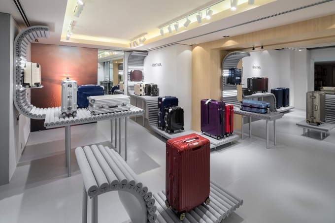 リモワ(RIMOWA) 新ロゴ｜写真13