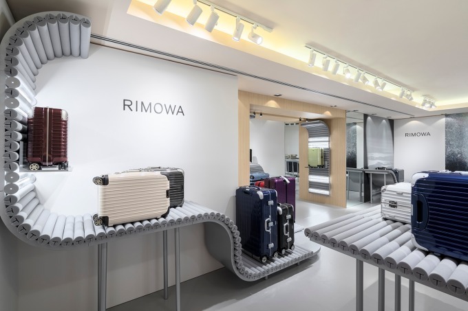 リモワ(RIMOWA) 新ロゴ｜写真14