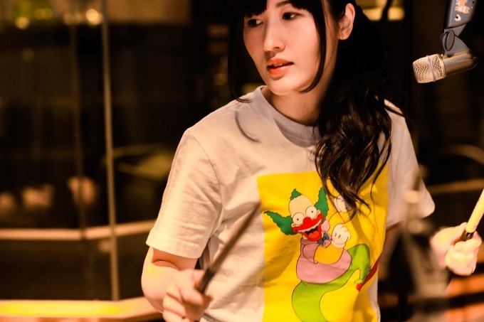 ザ シンプソンズ × アトモス ラボのTシャツ - コミカルでポップなデザイン全5種をユニセックスで｜写真39