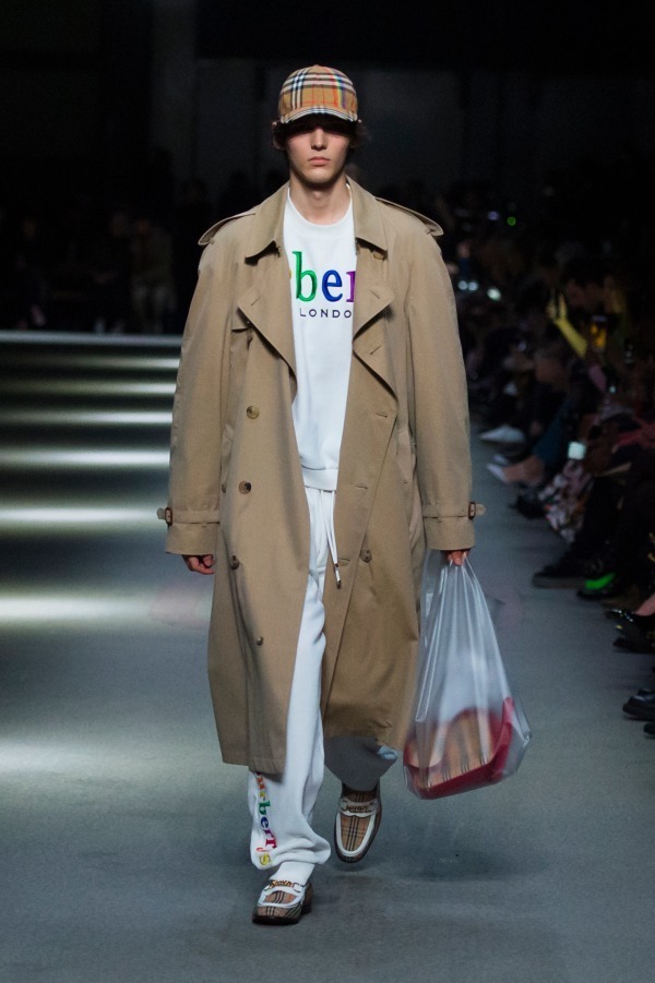 バーバリー(BURBERRY) 2018-19年秋冬ウィメンズ&メンズコレクション  - 写真74