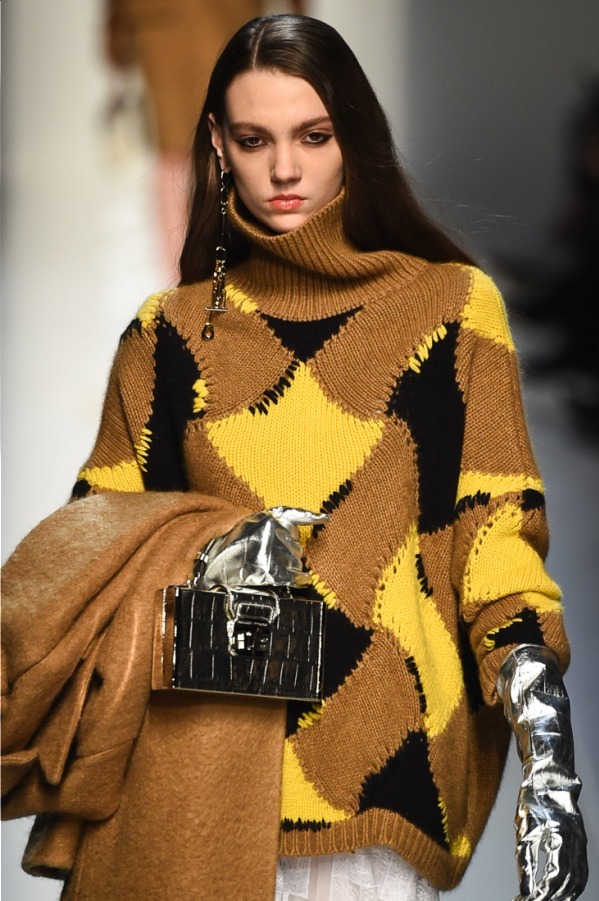 エルマンノ シェルヴィーノ(ERMANNO SCERVINO) 2018-19年秋冬ウィメンズコレクション  - 写真3