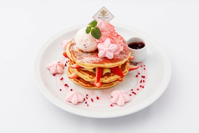 パンケーキ専門店バターの春限定“桜”メニュー、桜アイス＆苺を重ねたパンケーキや桜餅風ラテなど｜写真1