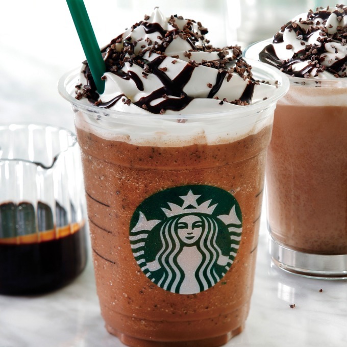 スターバックス(Starbucks Coffee) ミンティー チョコレート ティー フラペチーノ｜写真1