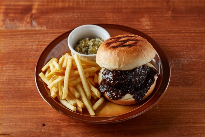 ザ ムーン ラウンジ「ザ・ハンバーグ ハンバーガー」2,160円