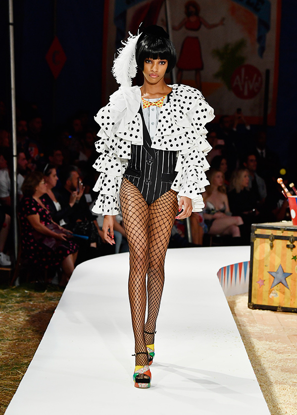 モスキーノ(MOSCHINO) 2019年リゾートウィメンズコレクション  - 写真14