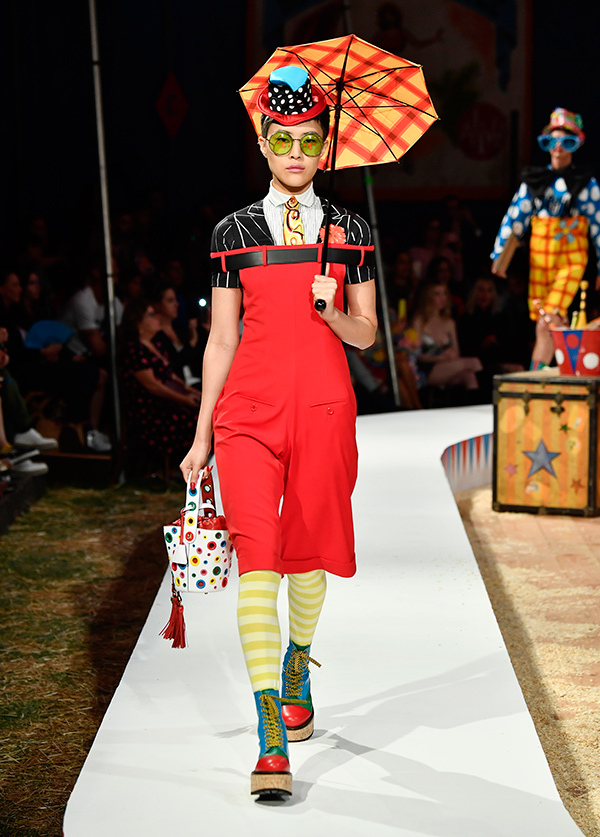 モスキーノ(MOSCHINO) 2019年リゾートウィメンズコレクション  - 写真31