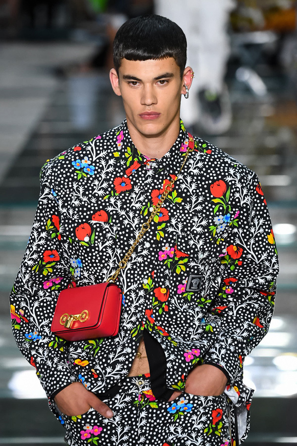 ヴェルサーチェ(VERSACE) 2019年春夏ウィメンズ&メンズコレクション  - 写真30