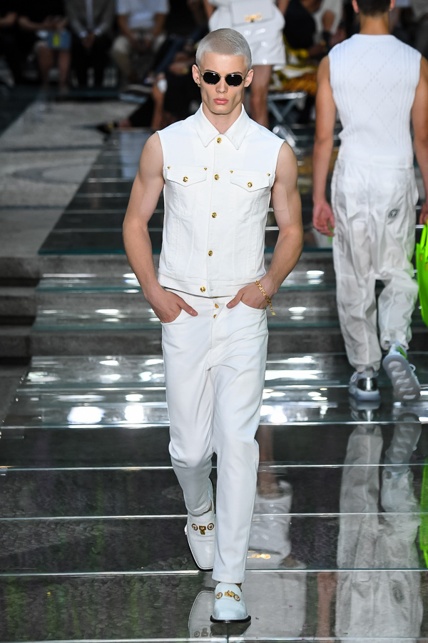 ヴェルサーチェ(VERSACE) 2019年春夏ウィメンズ&メンズコレクション  - 写真43