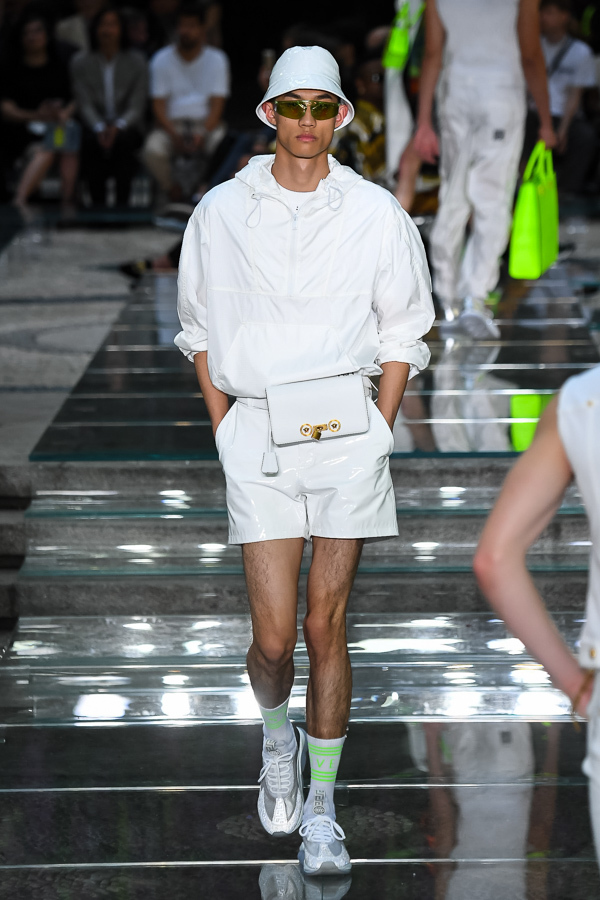 ヴェルサーチェ(VERSACE) 2019年春夏ウィメンズ&メンズコレクション  - 写真44