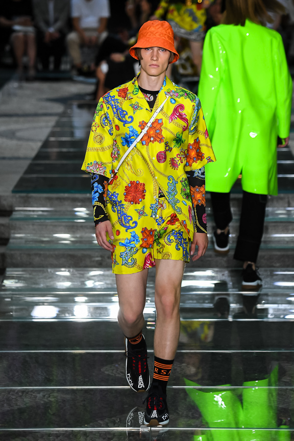 ヴェルサーチェ(VERSACE) 2019年春夏ウィメンズ&メンズコレクション  - 写真50