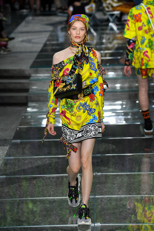 ヴェルサーチェ(VERSACE) 2019年春夏ウィメンズ&メンズコレクション  - 写真51