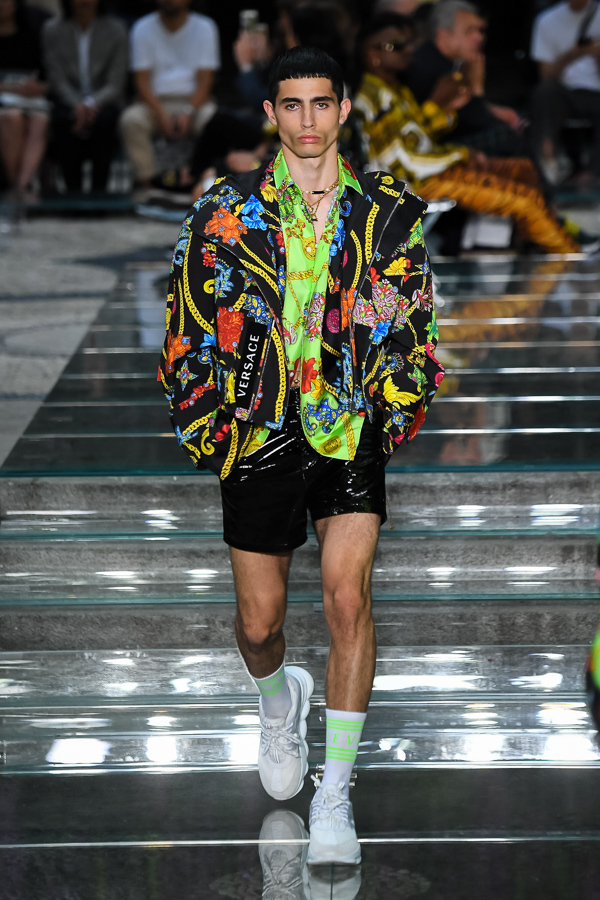 ヴェルサーチェ(VERSACE) 2019年春夏ウィメンズ&メンズコレクション  - 写真56