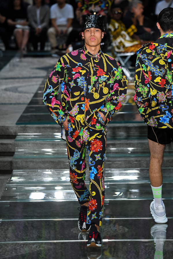 ヴェルサーチェ(VERSACE) 2019年春夏ウィメンズ&メンズコレクション  - 写真57