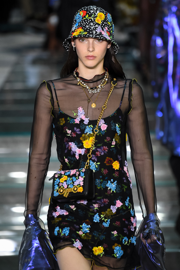 ヴェルサーチェ(VERSACE) 2019年春夏ウィメンズ&メンズコレクション  - 写真65