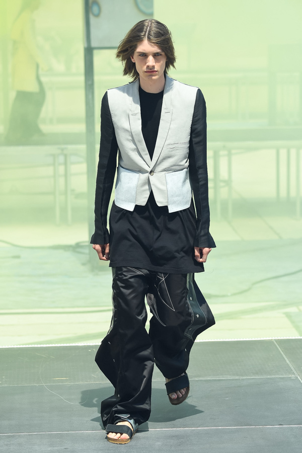 リック・オウエンス(Rick Owens) 2019年春夏メンズコレクション  - 写真23