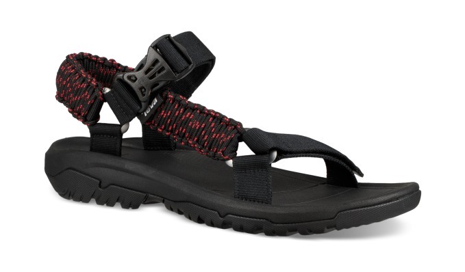 Teva×スノーピークのコラボサンダル、アウトドアの”パラコード”をイメージした編み込みストラップ｜写真1