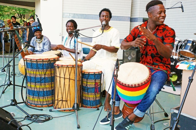 「アフリカフェスティバル」代々木公園で開催、アフリカ料理＆ビールや音楽の生演奏など｜写真3