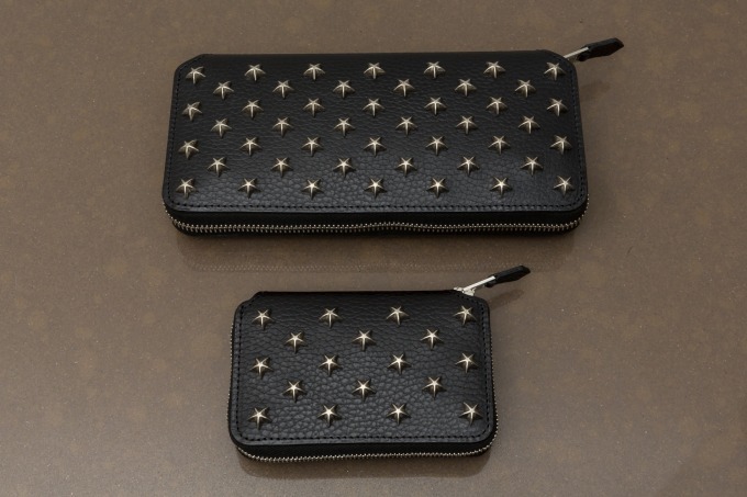 LONG ZIP WALLET (STAR STUDS) 84,000円＋税、SHORT ZIP WALLET (STAR STUDS) 38,000円＋税