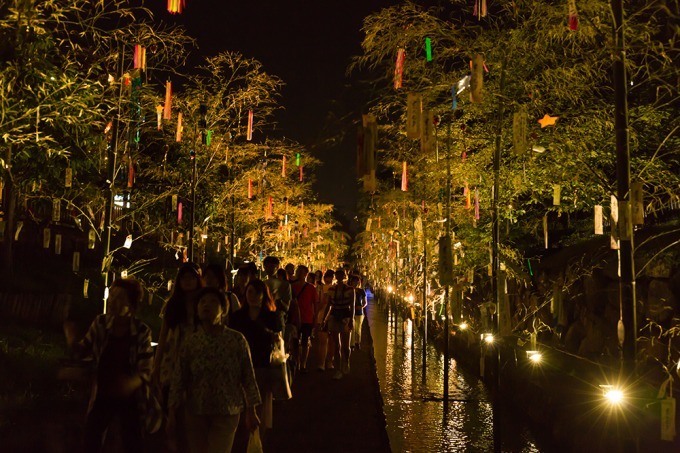 京都の夏の風物詩「京の七夕」堀川・鴨川・梅小路ほか市内各所で、“光の友禅流し”など幻想的な光の演出｜写真6