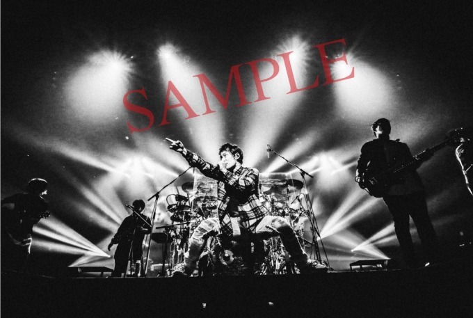 UVERworld×写真家・平野タカシ、写真展「CONTACT」が大阪・福岡・函館で開催｜写真5