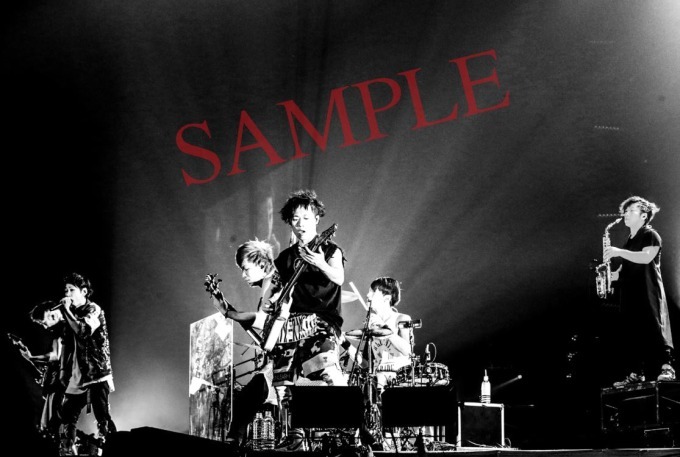 UVERworld×写真家・平野タカシ、写真展「CONTACT」が大阪・福岡・函館で開催｜写真2