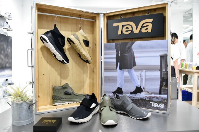 テバ(Teva) ペラルタ エンバー モック 2｜写真28