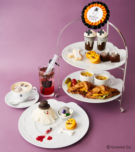 Q-pot CAFE. のハロウィンスイーツ、"オバケちゃん"ケーキをフランボワーズ注射で治療！｜写真7