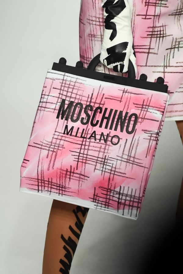 モスキーノ(MOSCHINO) 2019年春夏ウィメンズコレクション  - 写真17