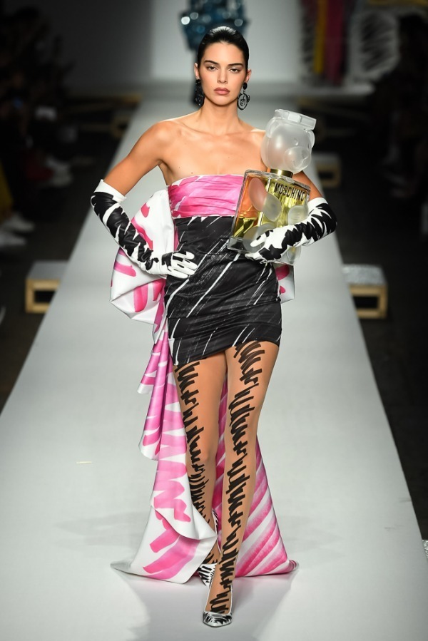 モスキーノ(MOSCHINO) 2019年春夏ウィメンズコレクション  - 写真98