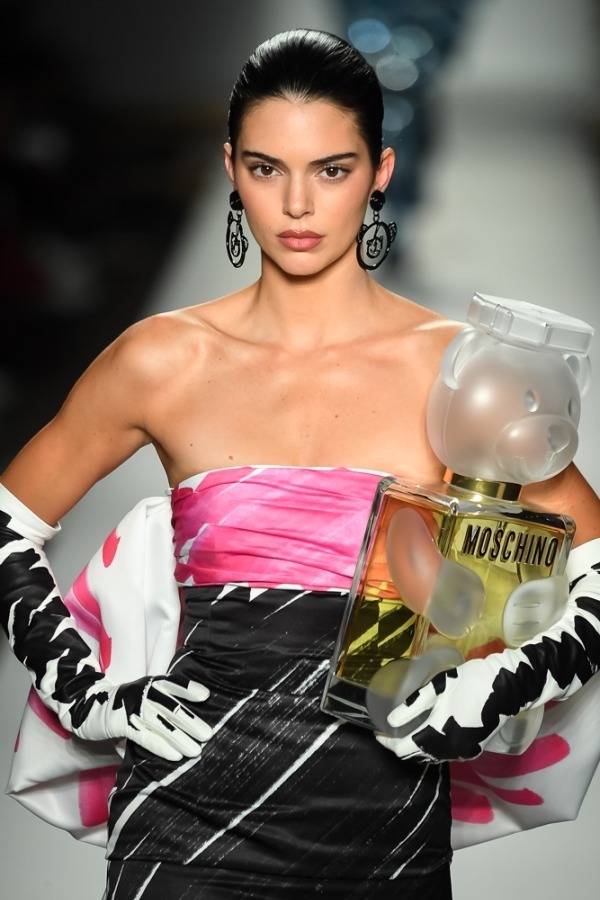 モスキーノ(MOSCHINO) 2019年春夏ウィメンズコレクション  - 写真99