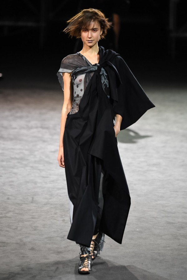 ヨウジヤマモト(Yohji Yamamoto) 2019年春夏ウィメンズコレクション  - 写真47